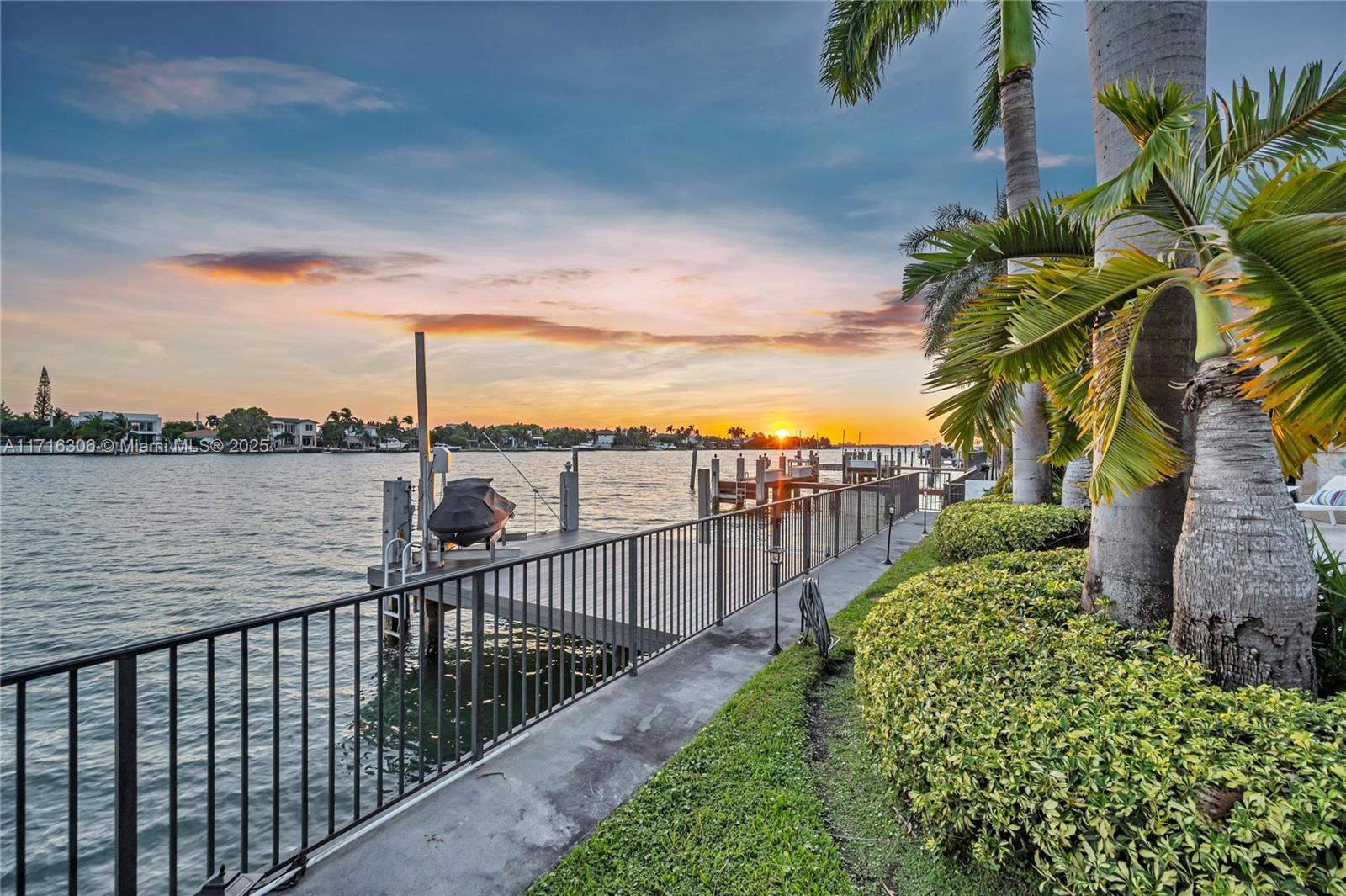1480 Daytonia Road Miami Beach, FL 33141 - Photo 30 of 36