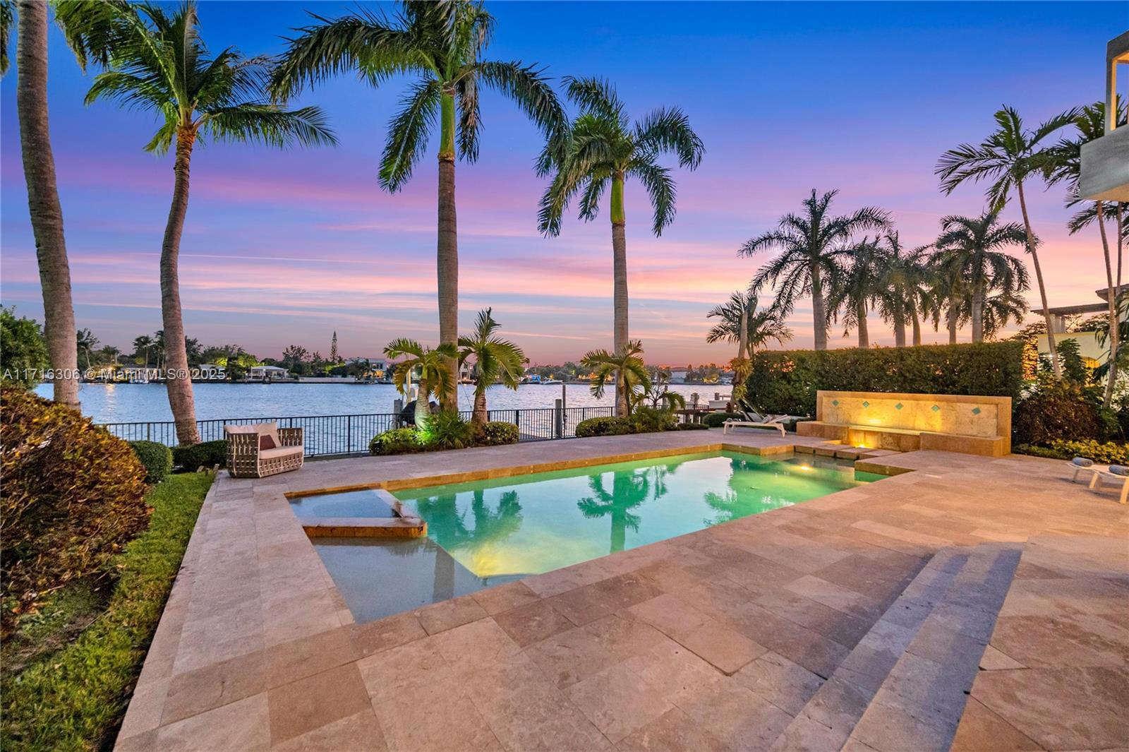 1480 Daytonia Road Miami Beach, FL 33141 - Photo 4 of 36