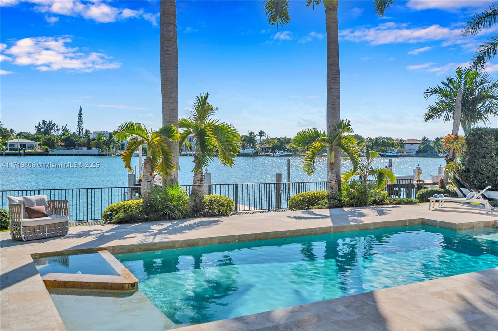 1480 Daytonia Road Miami Beach, FL 33141 - Photo 5 of 36