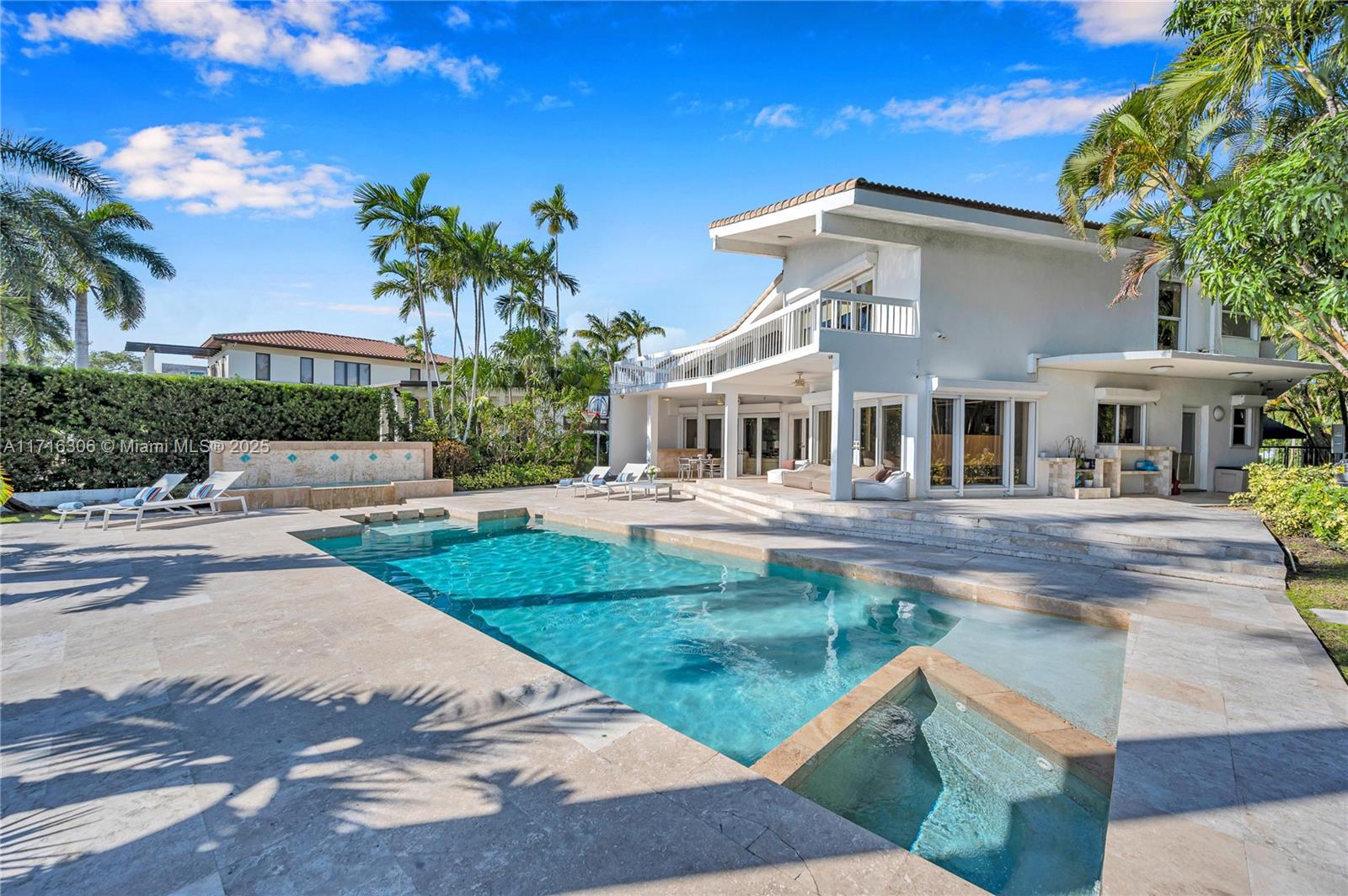 1480 Daytonia Road Miami Beach, FL 33141 - Photo 7 of 36