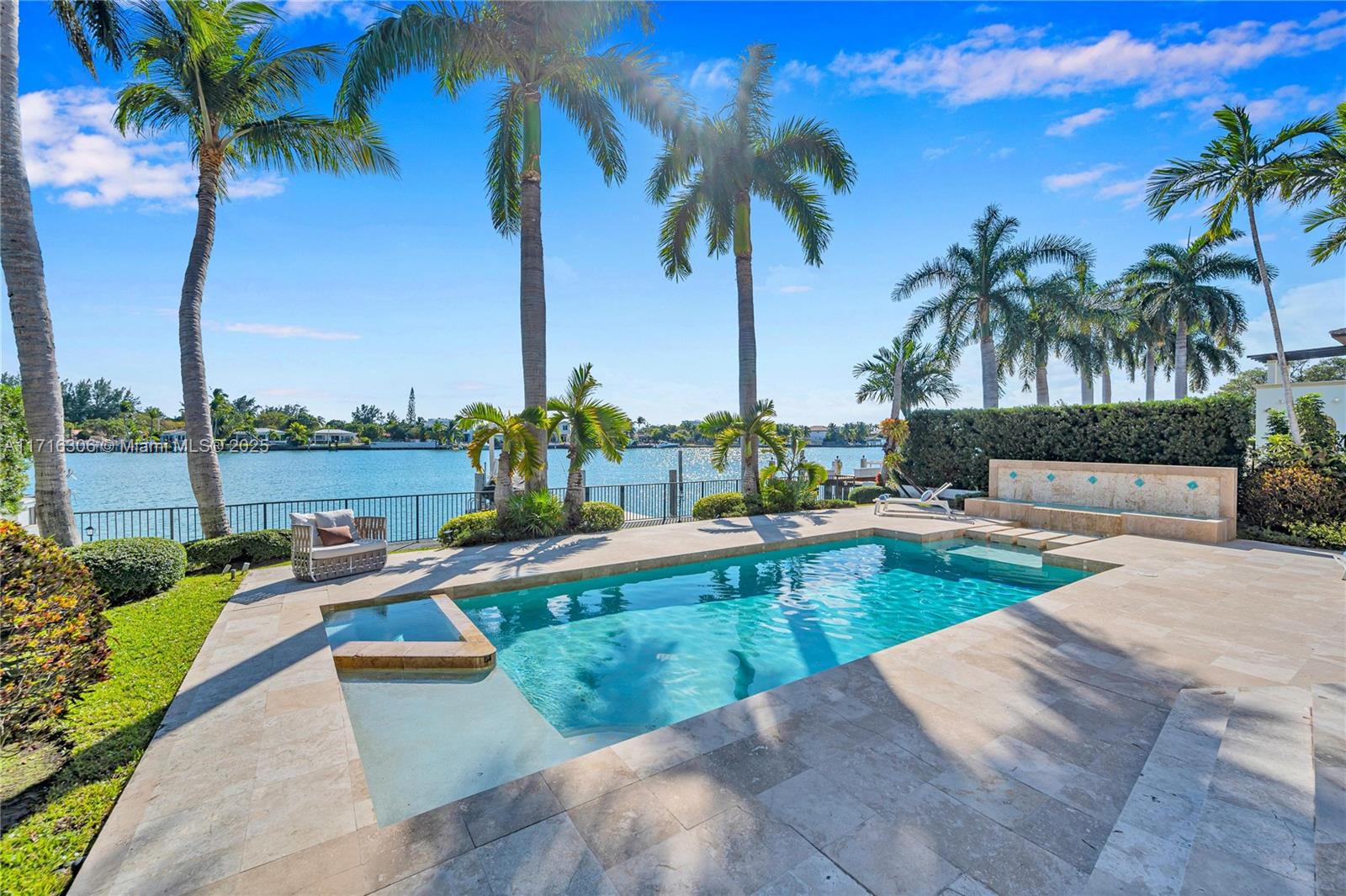 1480 Daytonia Road Miami Beach, FL 33141 - Photo 8 of 36