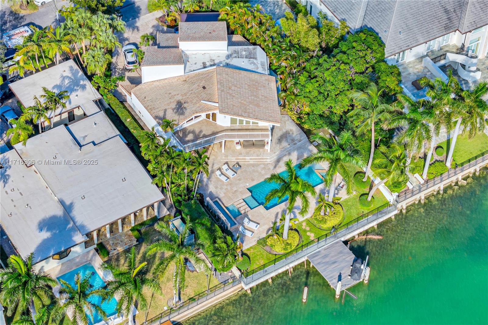1480 Daytonia Road Miami Beach, FL 33141 - Photo 9 of 36