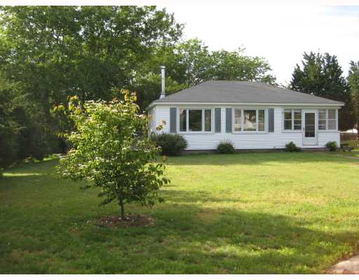 12 Chapman Road Westerly, RI 02891 - Photo 1 of 2 Exterior Front.