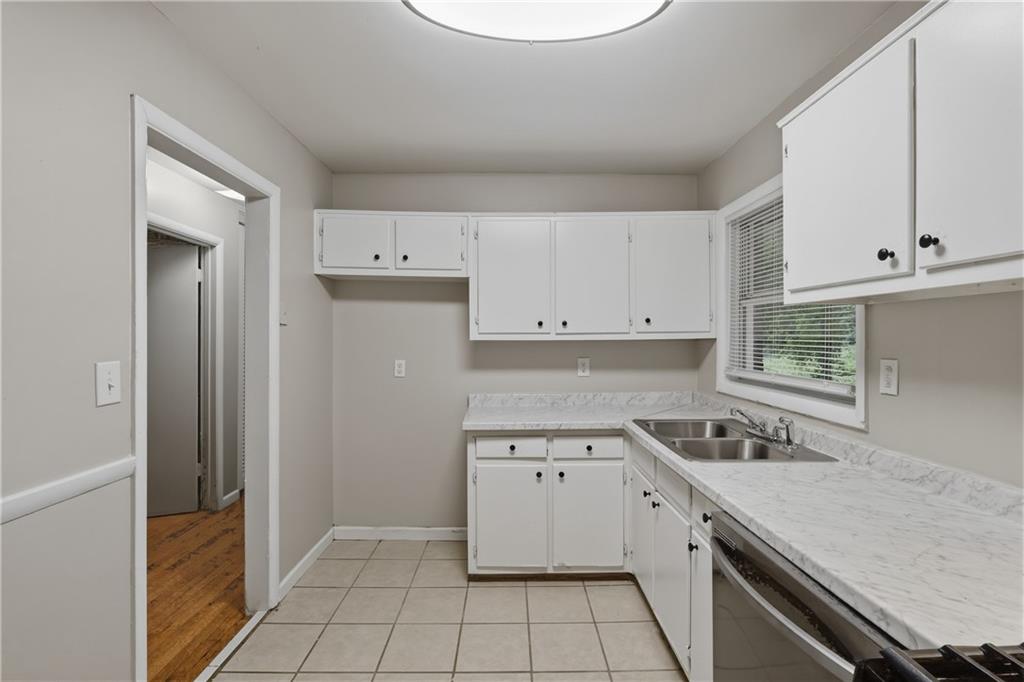 2319 Collier Drive Decatur, GA 30032 - Photo 8 of 23