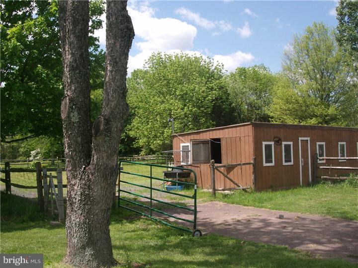 124 Little Road Perkiomenville, PA 18074 - Photo 4 of 11 Barn