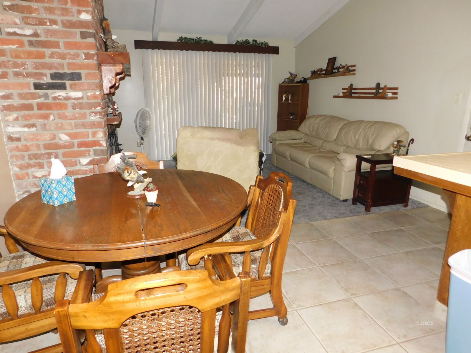 608 Peg Street Ridgecrest, CA 93555 - Photo 4 of 17