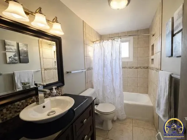 $229,000 | 209 Cherokee Avenue, Hiawatha, KS 66434