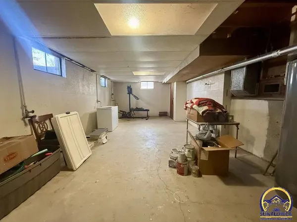 $229,000 | 209 Cherokee Avenue, Hiawatha, KS 66434