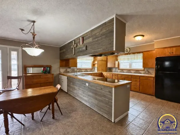 $229,000 | 209 Cherokee Avenue, Hiawatha, KS 66434