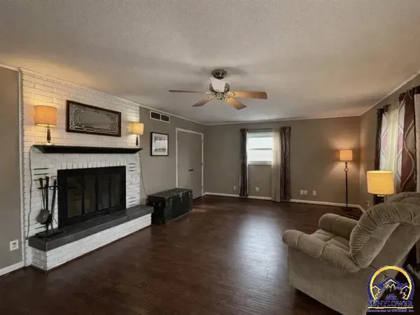 $229,000 | 209 Cherokee Avenue, Hiawatha, KS 66434