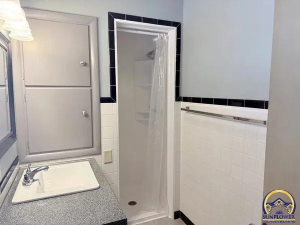 $229,000 | 209 Cherokee Avenue, Hiawatha, KS 66434