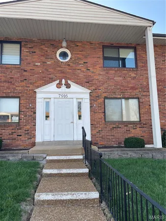 $145,000 | 7916 Camelot Lane, Unit 4, Crestwood, MO 63123