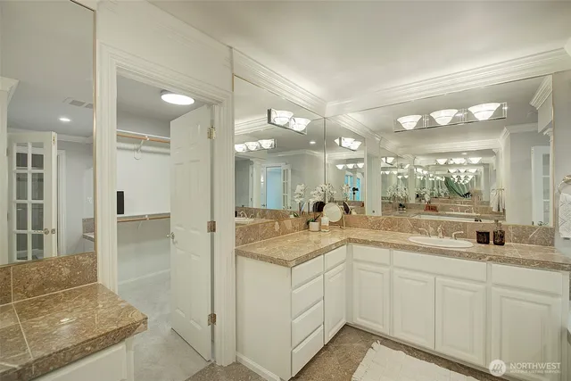 $3,949,000 | 13799 Northeast 32nd Place, Bellevue, WA 98005