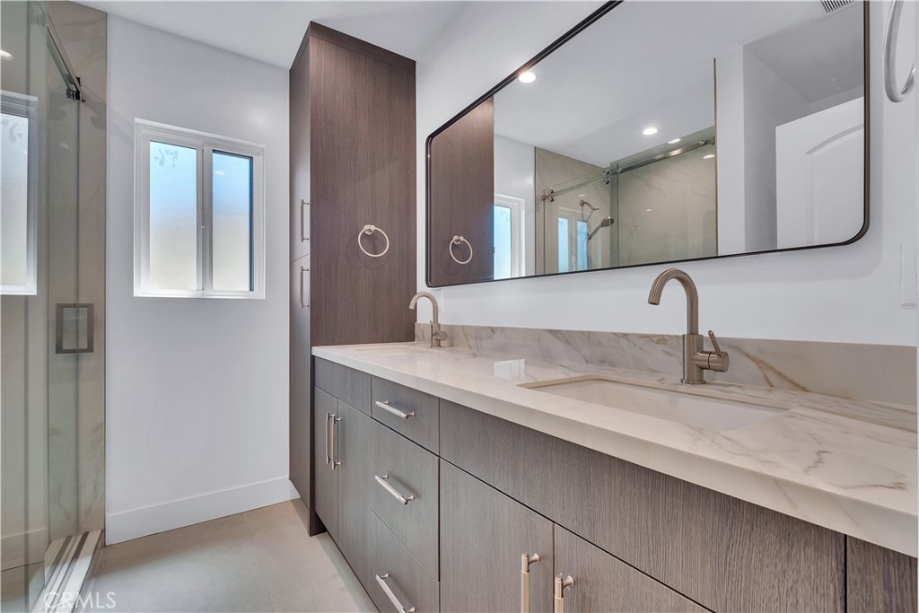 828 East Fairmount Road Burbank, CA 91501 - Photo 10 of 28 Gallery Image 10