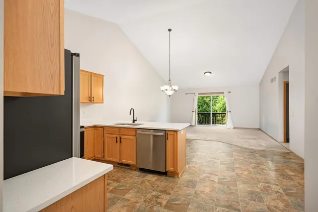 $2,300 | 19871 Iberis Avenue, Lakeville, MN 55044