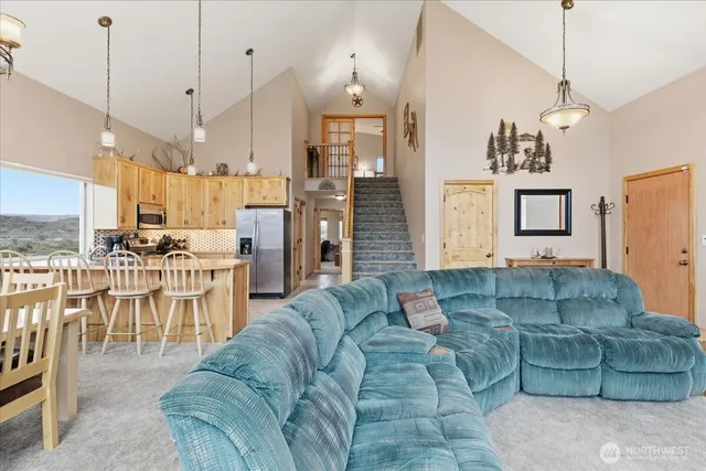 $595,000 | 56082 Highway 155, Electric City, WA 99123