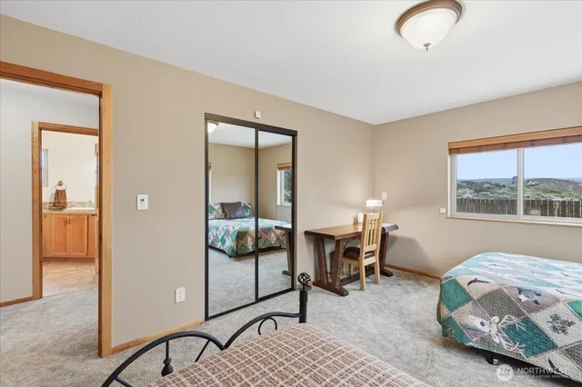 $595,000 | 56082 Highway 155, Electric City, WA 99123