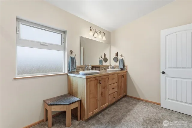 $595,000 | 56082 Highway 155, Electric City, WA 99123