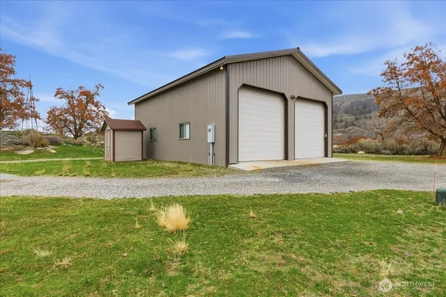 $595,000 | 56082 Highway 155, Electric City, WA 99123
