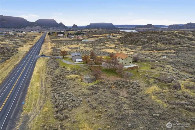 $595,000 | 56082 Highway 155, Electric City, WA 99123