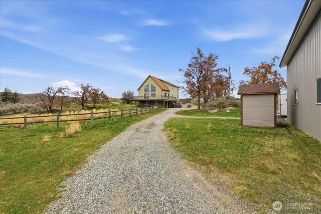 $595,000 | 56082 Highway 155, Electric City, WA 99123