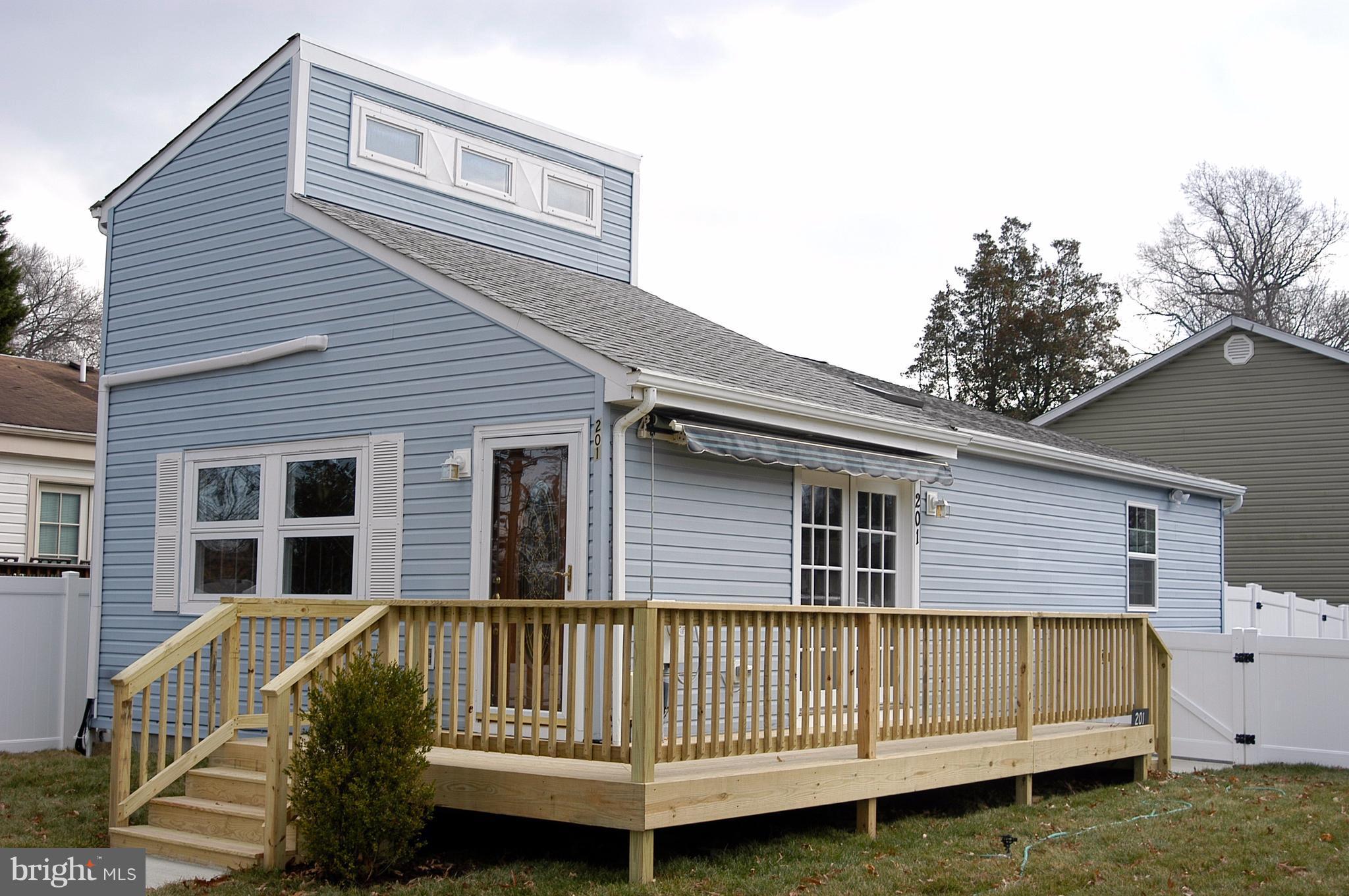 201 Oakwood Road Edgewater, MD 21037 - Photo 1 of 30 Exterior (Front)