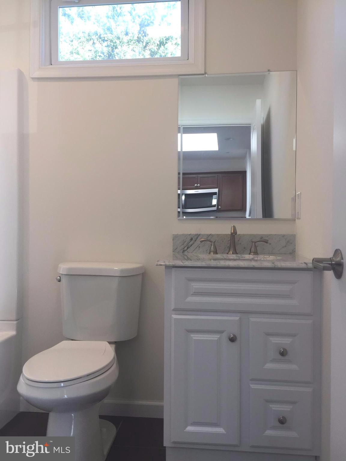 201 Oakwood Road Edgewater, MD 21037 - Photo 11 of 30 Bathroom