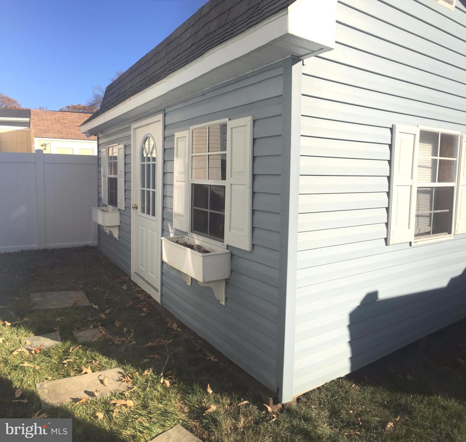201 Oakwood Road Edgewater, MD 21037 - Photo 13 of 30 Shed w/ electric