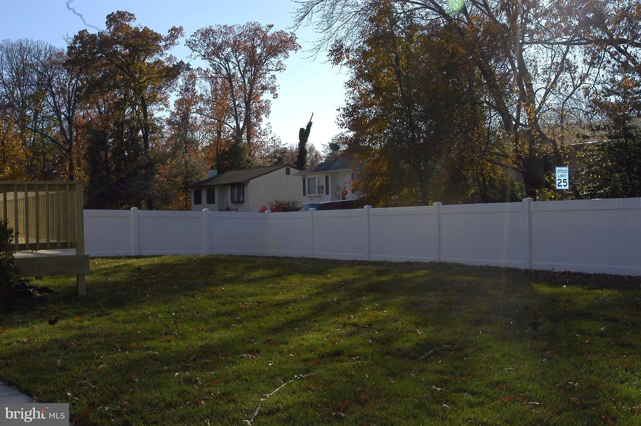 201 Oakwood Road Edgewater, MD 21037 - Photo 17 of 30 Large Fenced in Yard