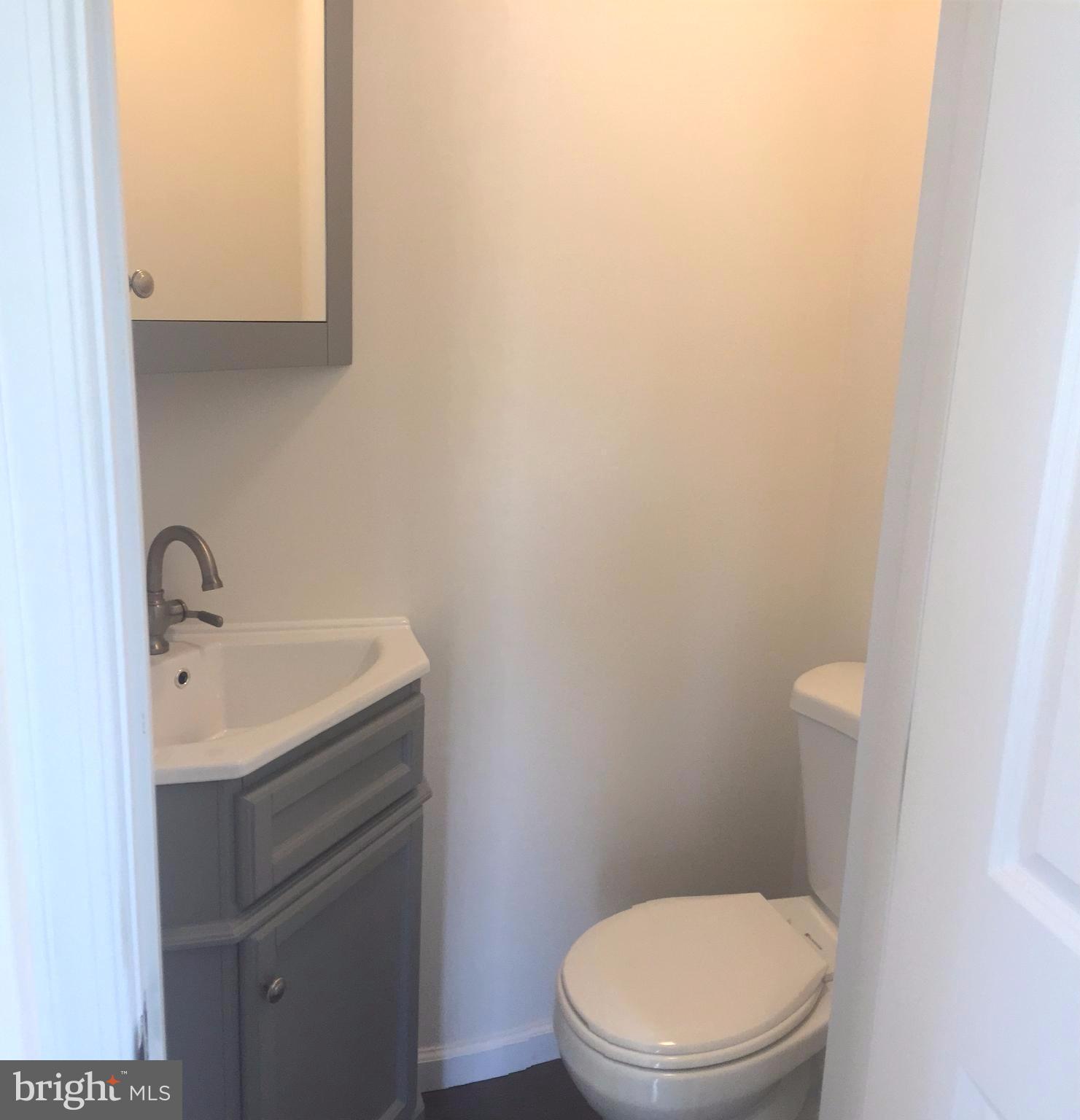 201 Oakwood Road Edgewater, MD 21037 - Photo 8 of 30 Half Bath