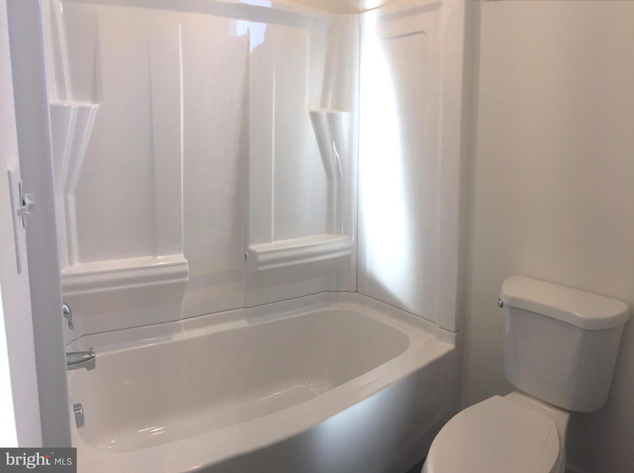 201 Oakwood Road Edgewater, MD 21037 - Photo 10 of 30 Bathroom