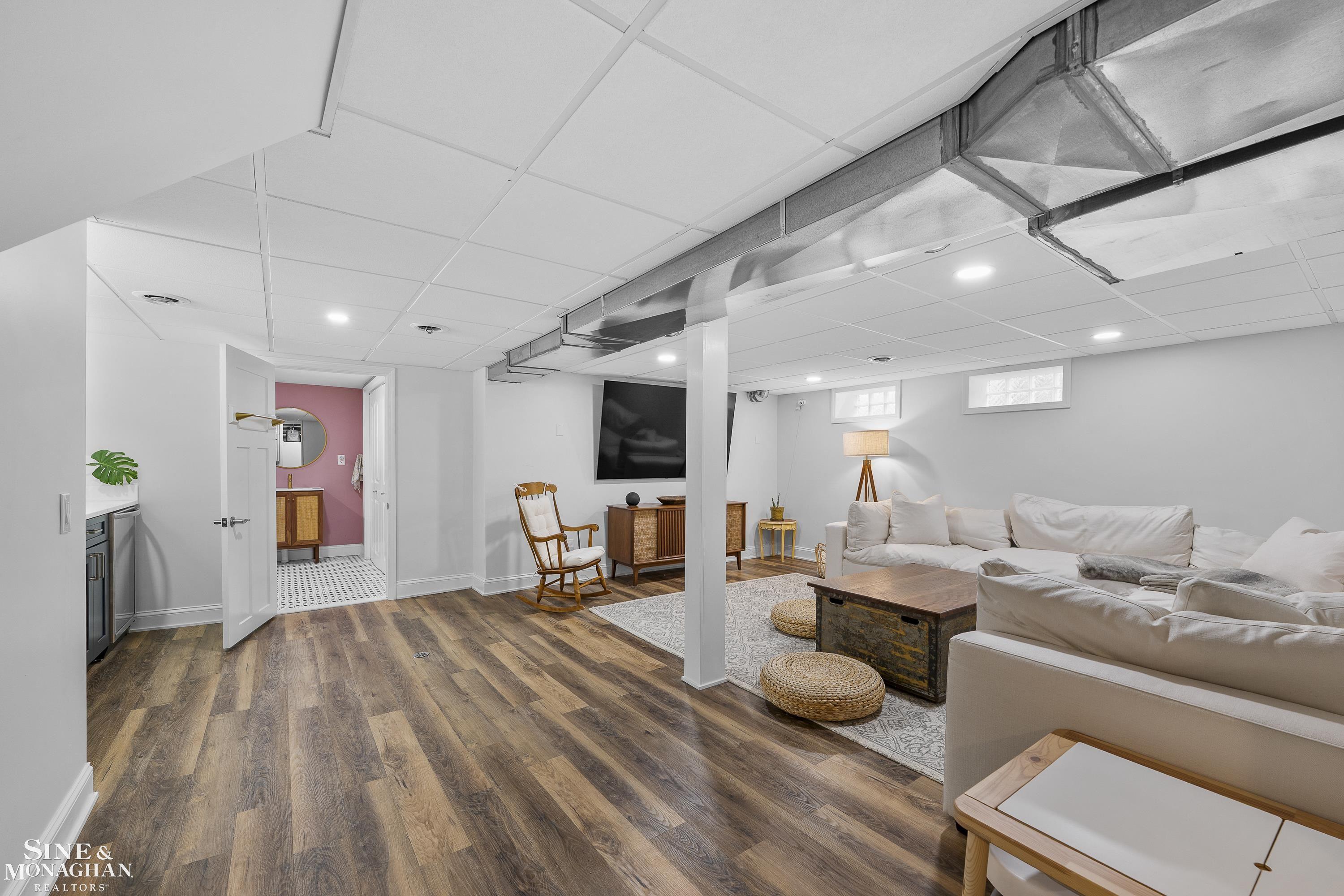 1231 Grayton Street Grosse Pointe, MI 48230 - Photo 31 of 53 50209299-e5b6c746-5214-4884-91af-4f1d04c719c3.JPG