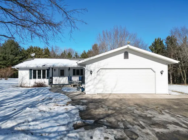 $430,000 | W22540 County Road H, Strum, WI 54770