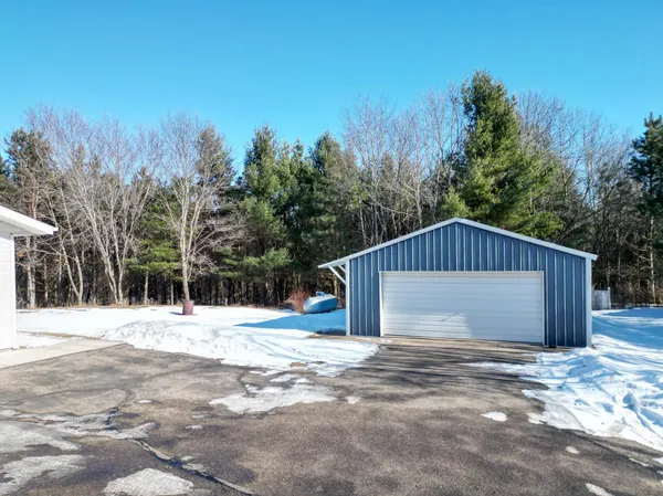 $430,000 | W22540 County Road H, Strum, WI 54770