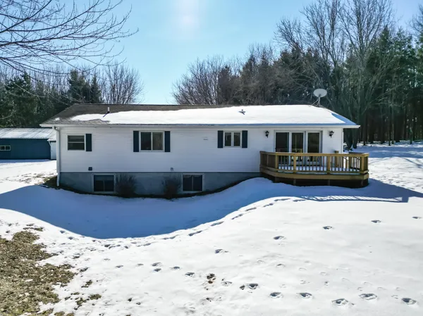 $430,000 | W22540 County Road H, Strum, WI 54770