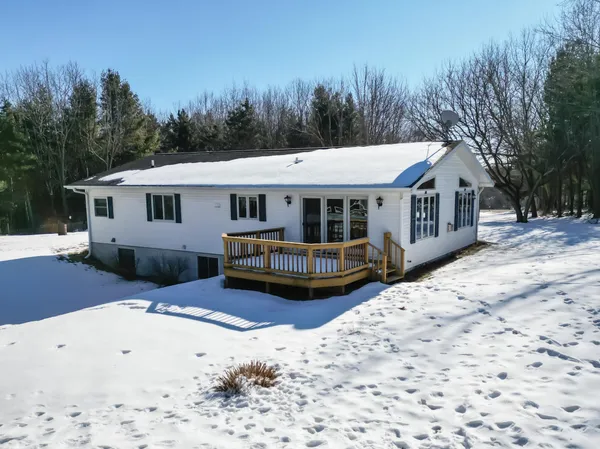 $430,000 | W22540 County Road H, Strum, WI 54770