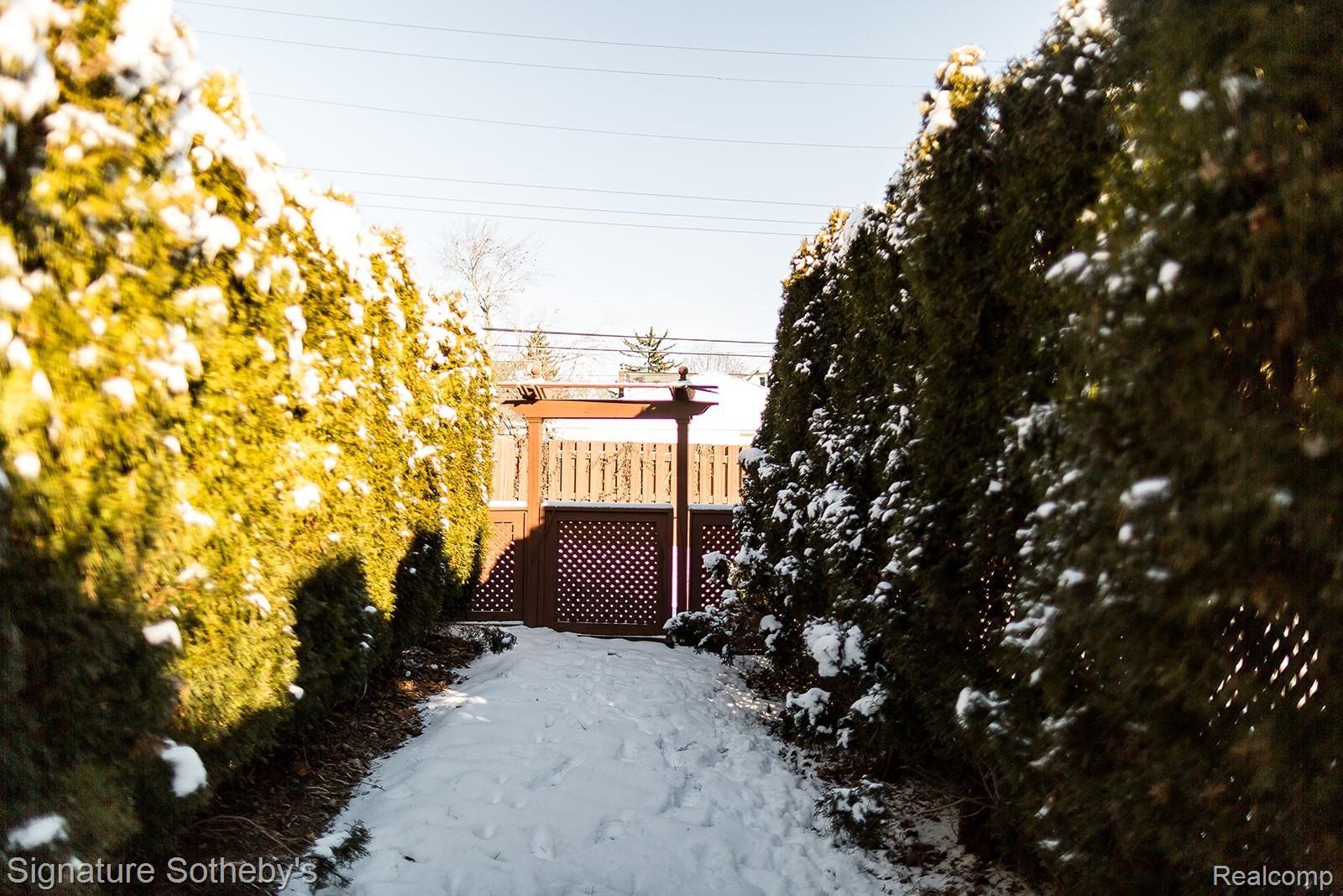 2747 Manchester Road Birmingham, MI 48009 - Photo 35 of 36 35.jpg