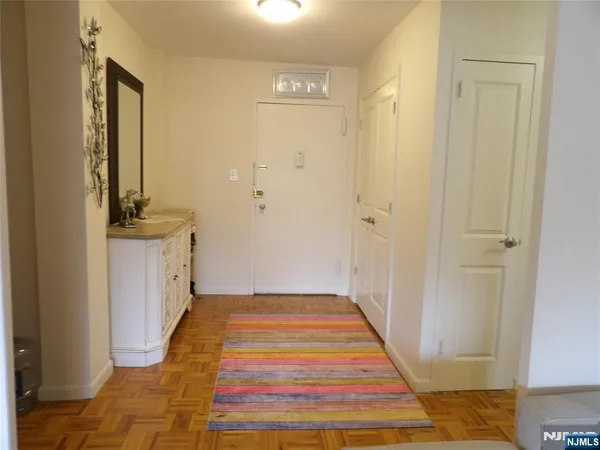 $2,800 | 2352 Linwood Avenue, Unit 5H, Fort Lee, NJ 07024