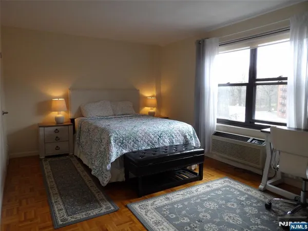 $2,800 | 2352 Linwood Avenue, Unit 5H, Fort Lee, NJ 07024