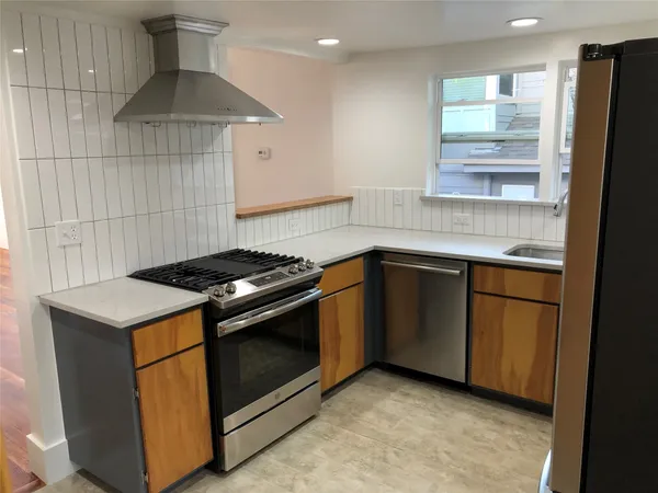 $2,800 | 2004 Rosewood Avenue, Austin, TX 78702