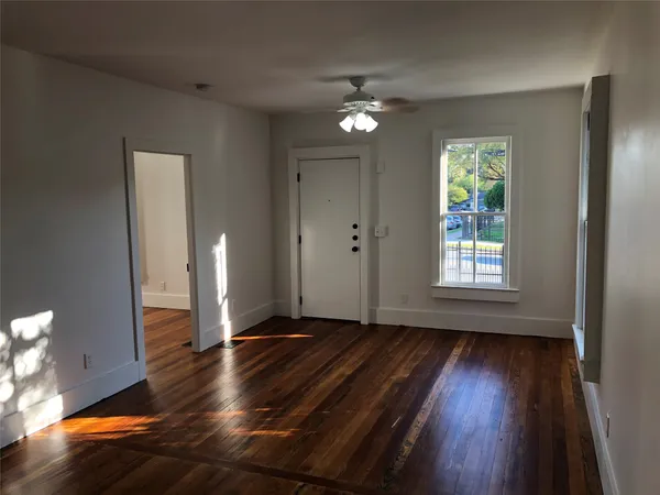 $2,800 | 2004 Rosewood Avenue, Austin, TX 78702