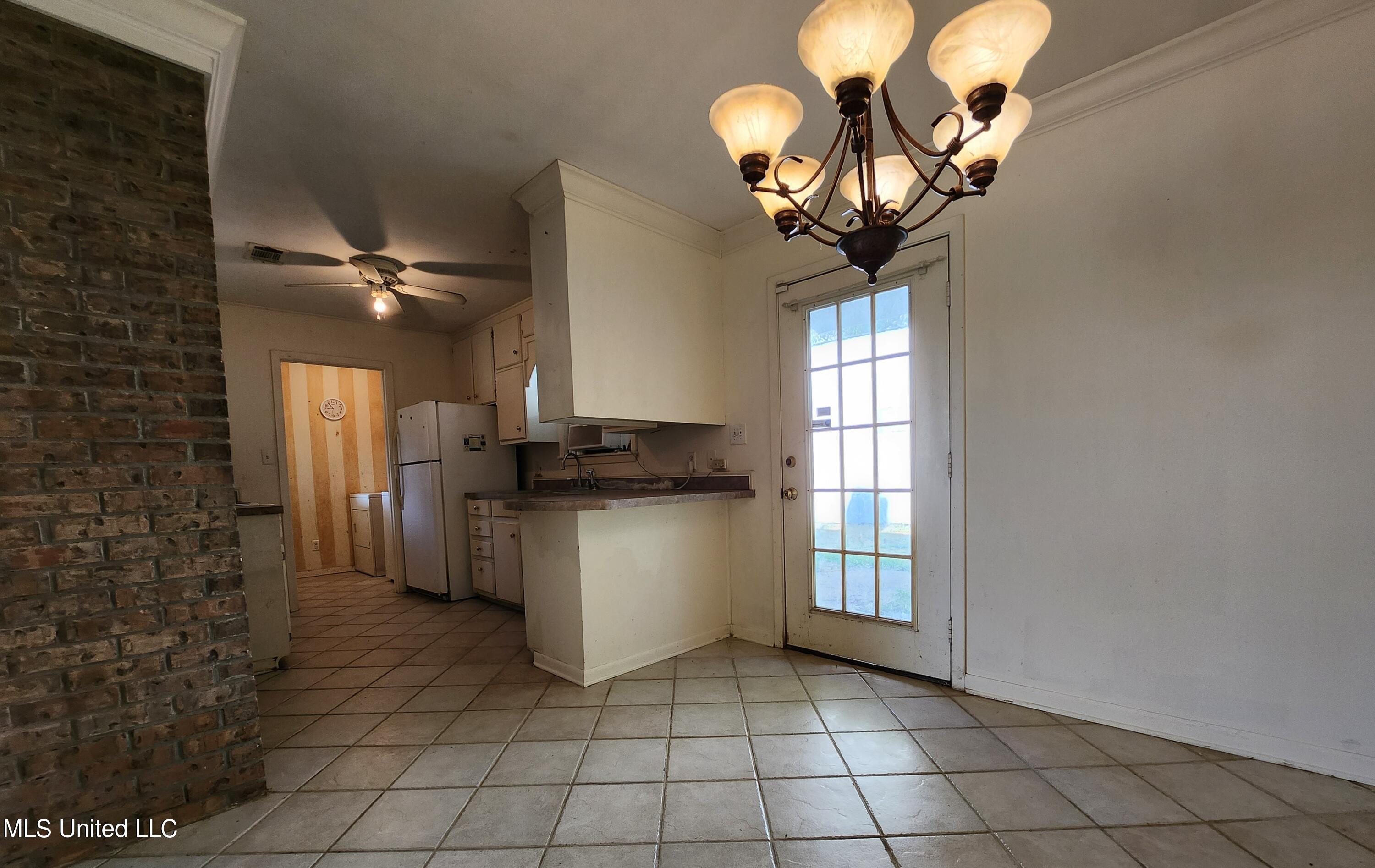 815 Renshaw Road Yazoo City, MS 39194 - Photo 11 of 19 20230922_085031