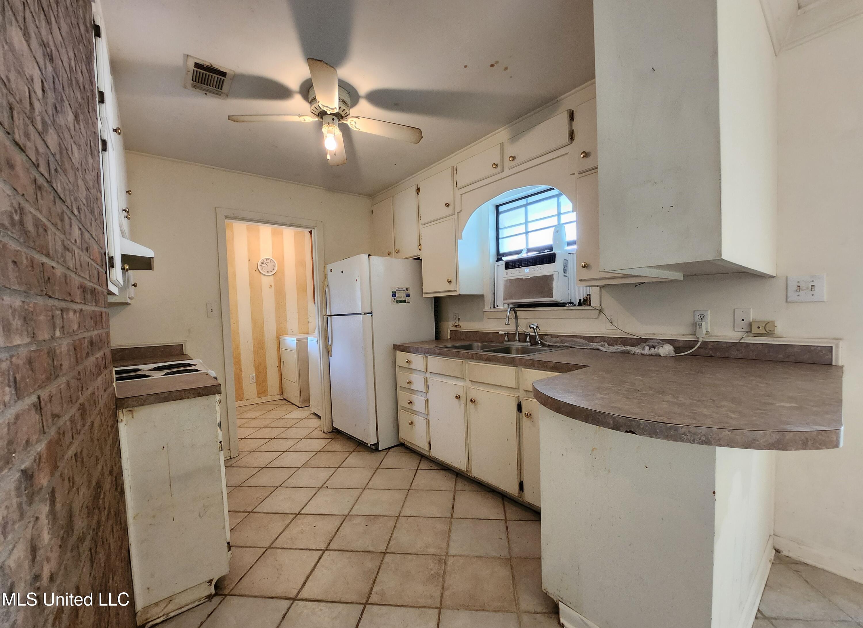 815 Renshaw Road Yazoo City, MS 39194 - Photo 10 of 19 20230922_085047