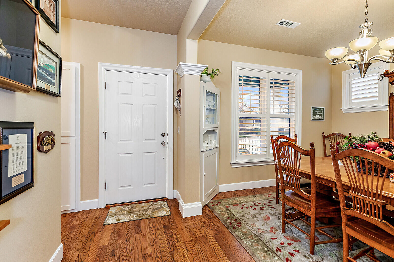 676 Grouse Ridge Drive Central Point, OR 97502 - Photo 9 of 44 13_GR_13_mls