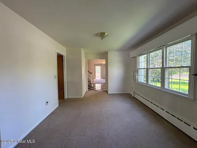 $2,800 | 4 Noonan Lane, Albany, NY 12209