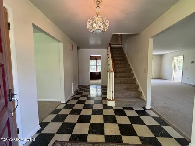 $2,800 | 4 Noonan Lane, Albany, NY 12209