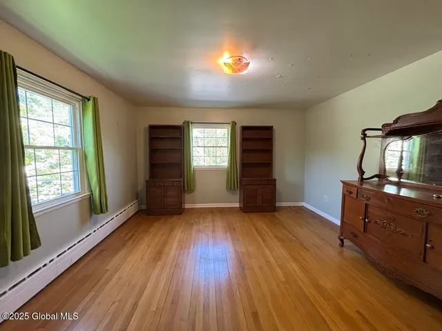 $2,800 | 4 Noonan Lane, Albany, NY 12209