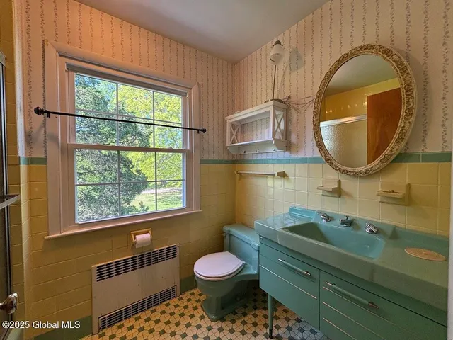 $2,800 | 4 Noonan Lane, Albany, NY 12209