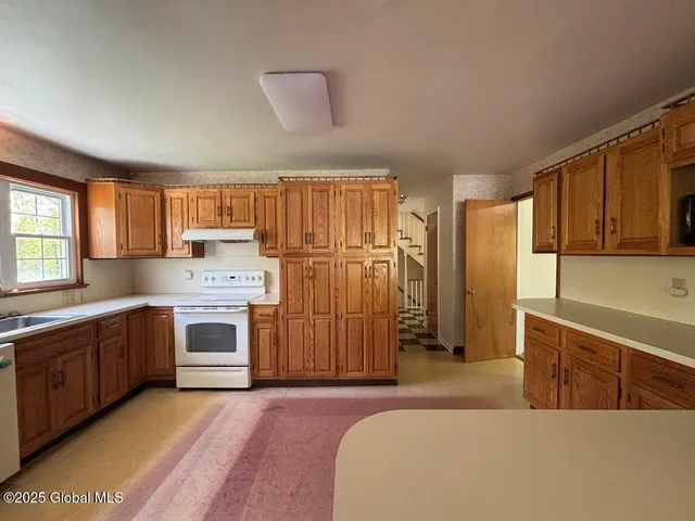 $2,800 | 4 Noonan Lane, Albany, NY 12209