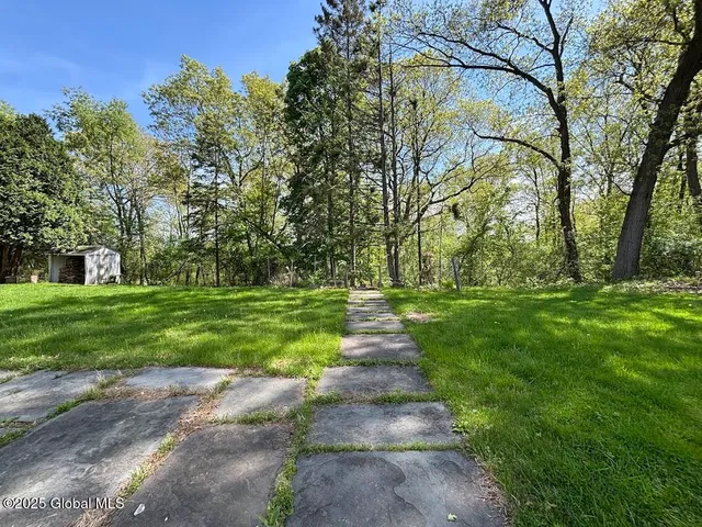 $2,800 | 4 Noonan Lane, Albany, NY 12209